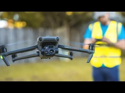 Inspección de cubierta con dron equipado con sensor térmico